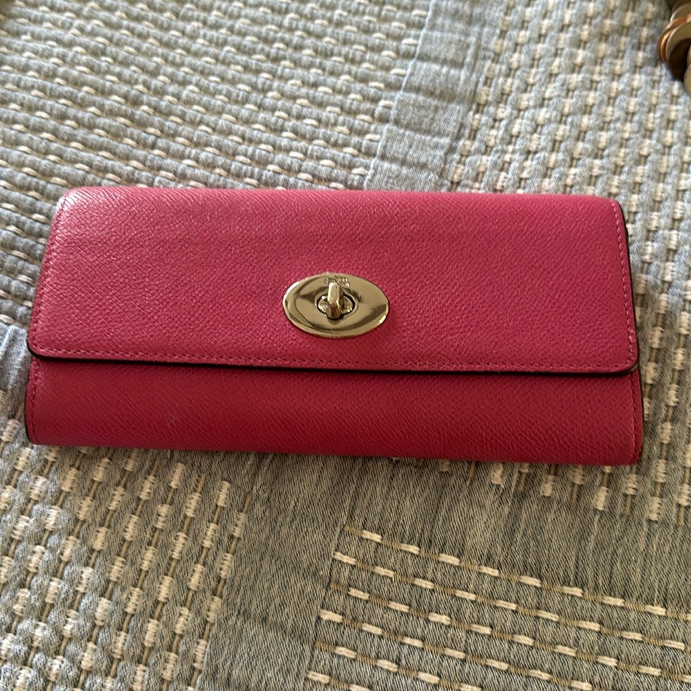 Coach pink wallet good condition